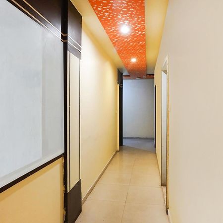 Hotel O Crystal Ахмедабад Екстериор снимка